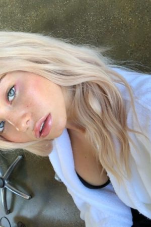Cherche pas un prince, juste un mec cool Anna - rencontre-Teen-Annecy
