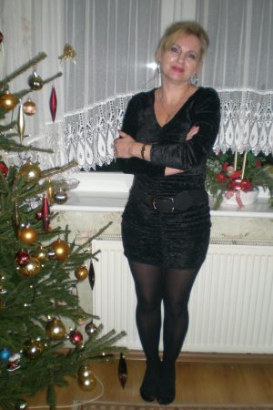 Urgent : un homme sympa pour cet été Nina - rencontre-Cougar-Brest
