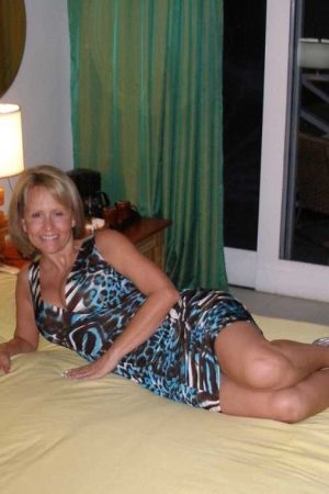 Le temps file, mais pas moi Elodie - rencontre-Cougar-Montreuil