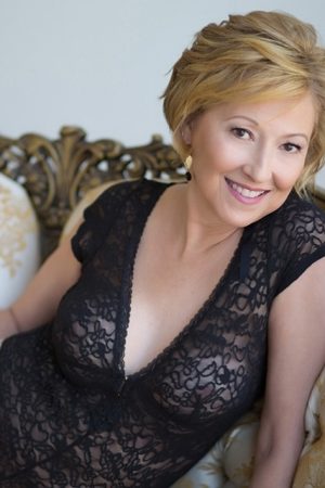 Finir ma nuit en bonne compagnie Julie - rencontre-Cougar-Saint-Denis