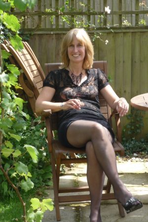 Entre la chaleur et l’envie Élise - rencontre-MILF-Vitry-sur-Seine