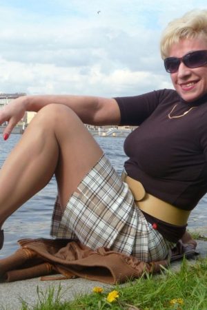 Au naturel à Marseille Marie - rencontre-Cougar-Marseille