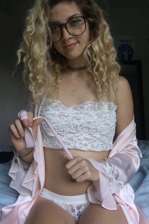 Envie de chaleur et de complicité Léa - rencontre-Teen-Avignon